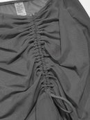 Conjunto de Biquíni com Babado Lettuce, Decote V Profundo e Cintura Alta, acompanhado de Saída de Praia em formato de saia. Maiô de cor sólida feminino – Moda Praia elegante e moderna.