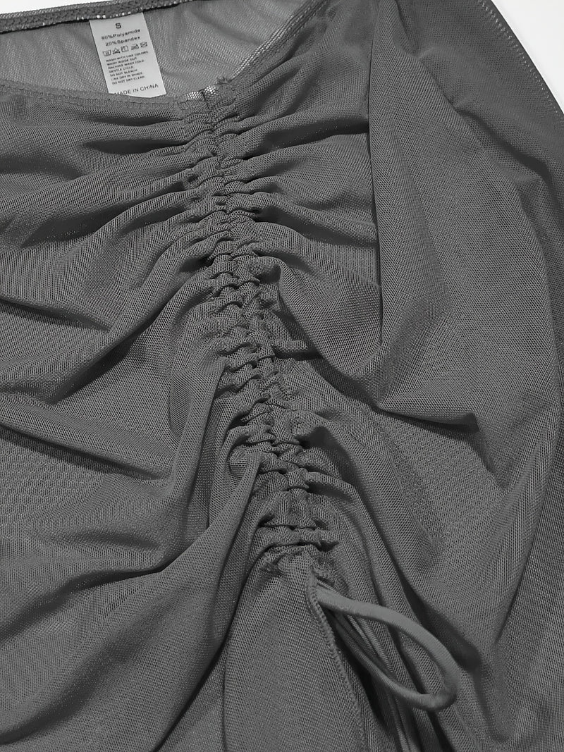 Conjunto de Biquíni com Babado Lettuce, Decote V Profundo e Cintura Alta, acompanhado de Saída de Praia em formato de saia. Maiô de cor sólida feminino – Moda Praia elegante e moderna.