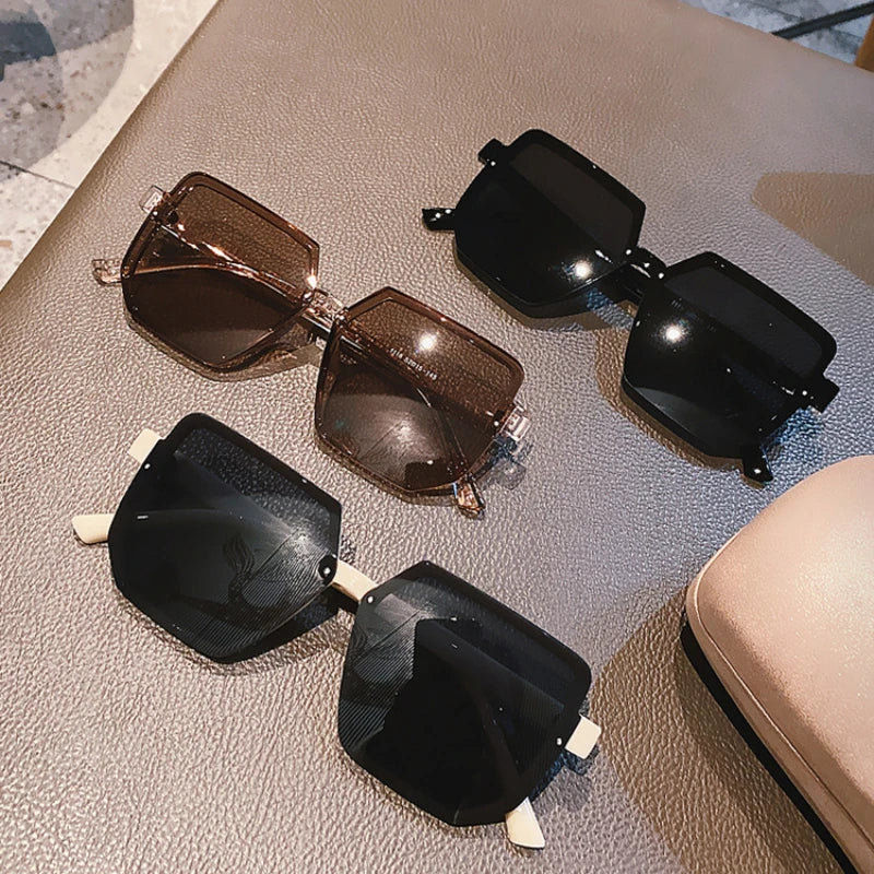 Óculos de Sol Grandes Retrô – Proteção UV e Design Elegante